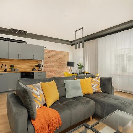 Komeda Apartment Hidden In Poznan Old Town By Noclegi Renters Extérieur photo