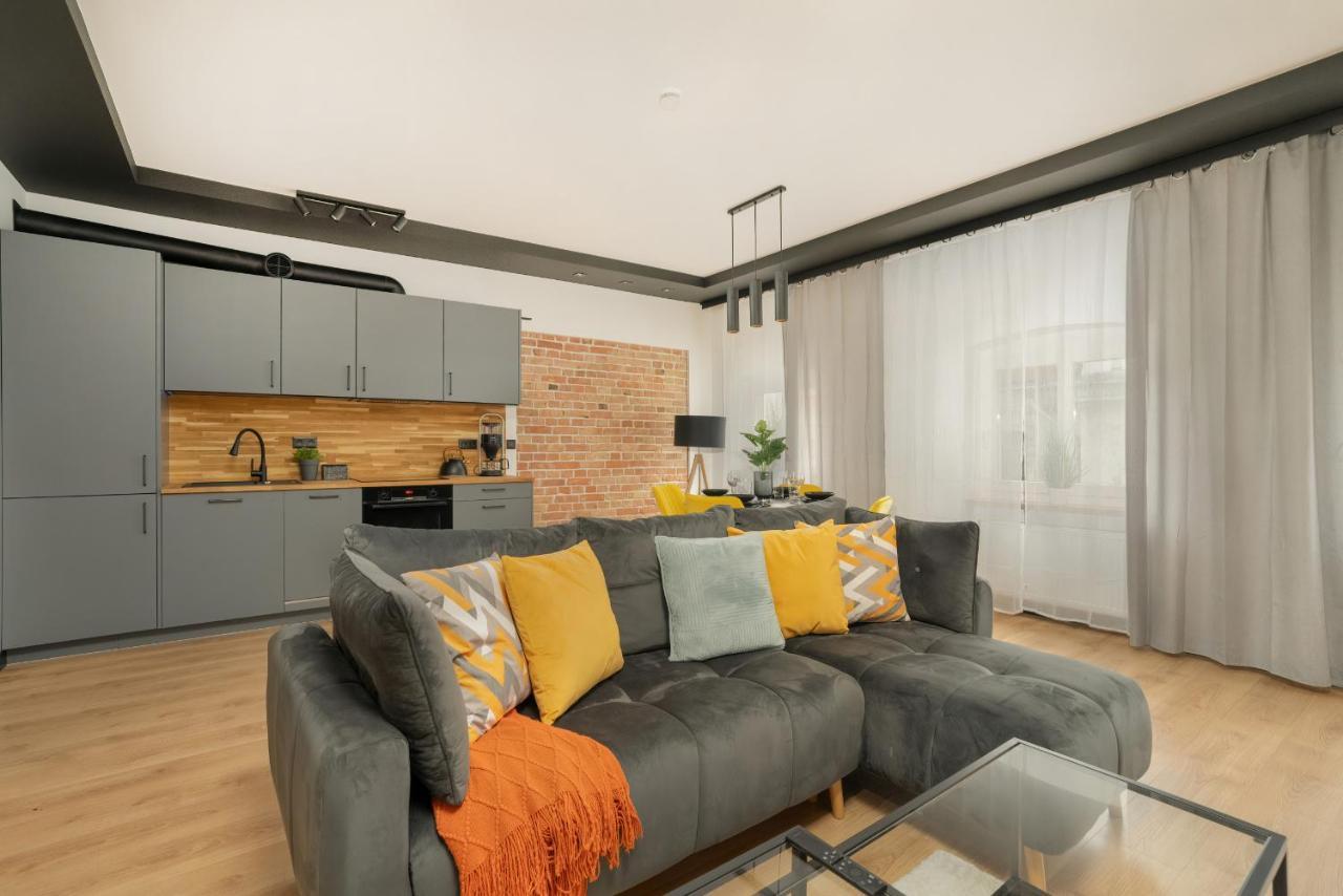 Komeda Apartment Hidden In Poznan Old Town By Noclegi Renters Extérieur photo