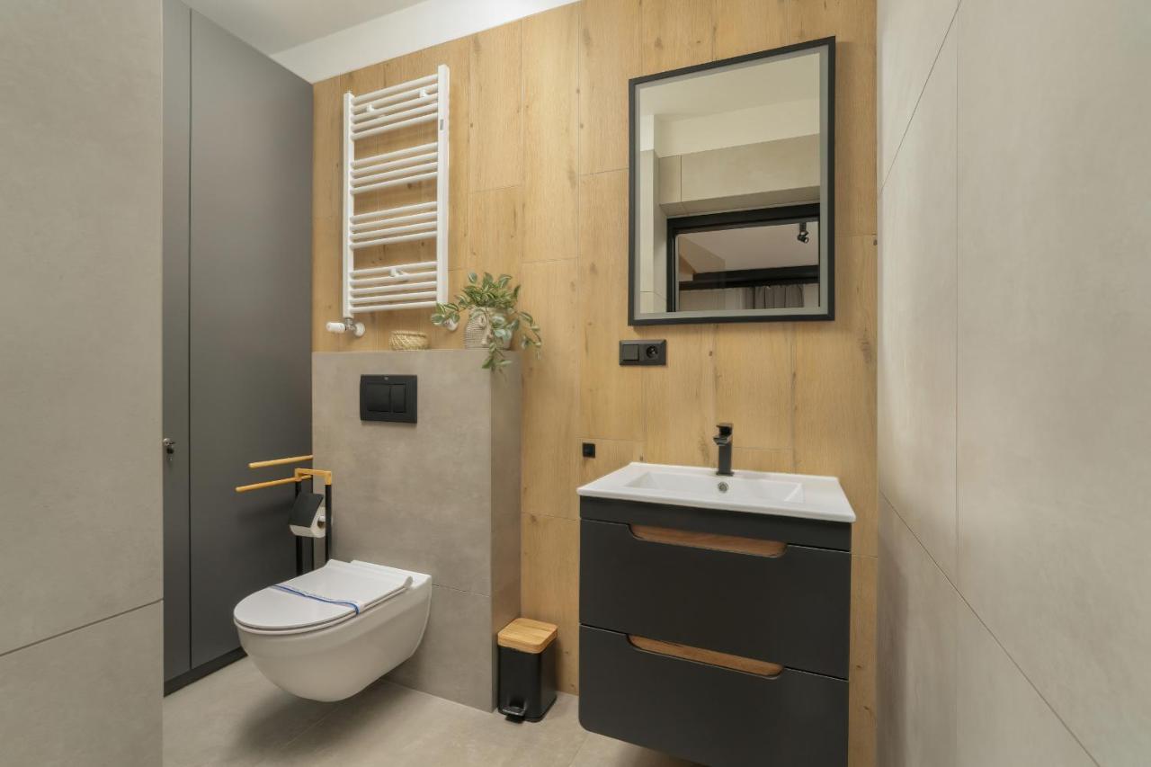 Komeda Apartment Hidden In Poznan Old Town By Noclegi Renters Extérieur photo