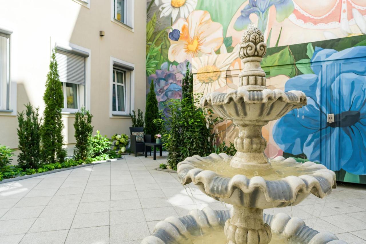 Komeda Apartment Hidden In Poznan Old Town By Noclegi Renters Extérieur photo