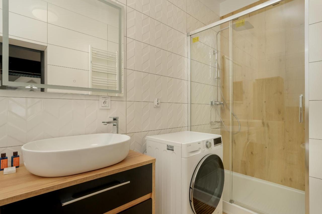 Komeda Apartment Hidden In Poznan Old Town By Noclegi Renters Extérieur photo