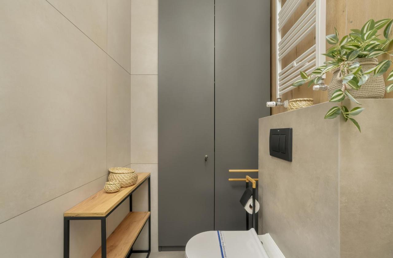 Komeda Apartment Hidden In Poznan Old Town By Noclegi Renters Extérieur photo