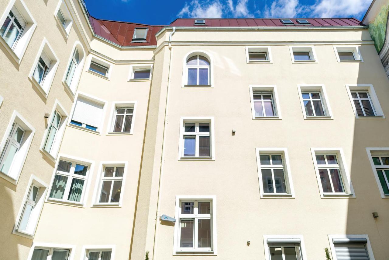Komeda Apartment Hidden In Poznan Old Town By Noclegi Renters Extérieur photo